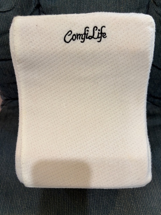 ComfiLife Other - ComfiLife White Contoured Support Pillow